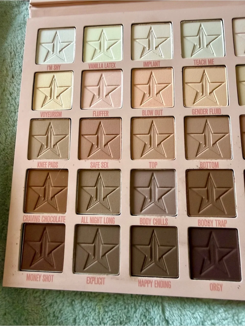 BNIB Jeffree Star Cosmetics O Eyeshadow Palette